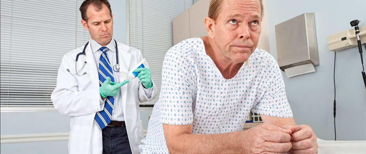 E Mann mat Prostatitis op engem Dokterpro Prozedur